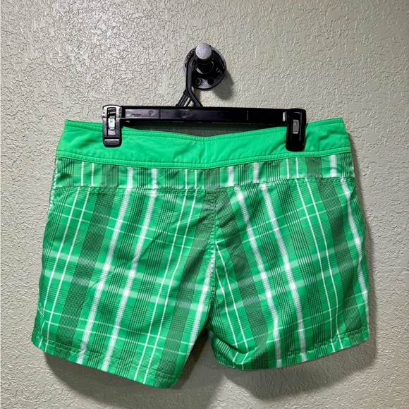 The North Face Green Plaid Women's Swim Shorts - Picture 3 of 4